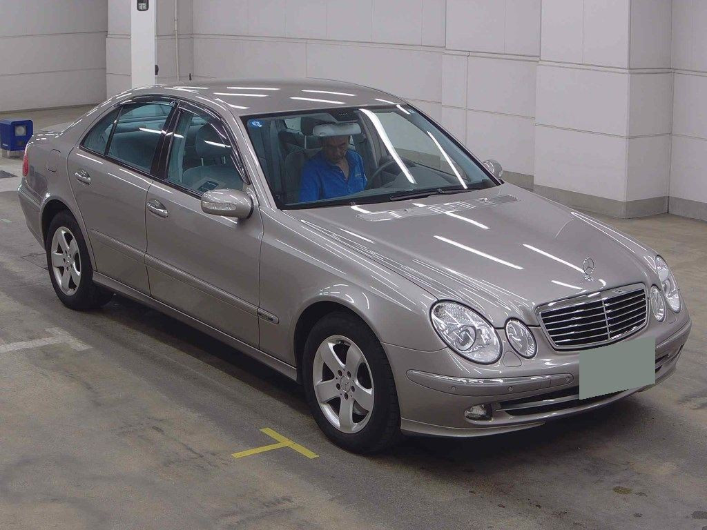 Mercedes Benz E-Class 2006 z aukcji japońskiej