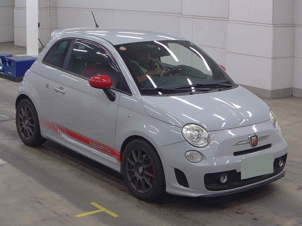 Abarth 500 2010 z aukcji japońskiej