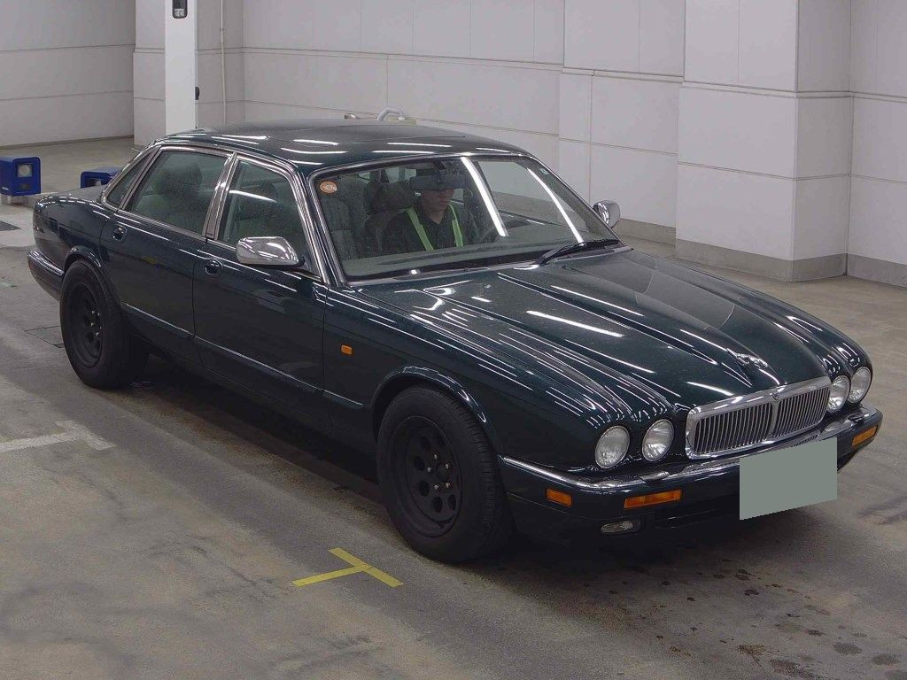 Jaguar Sovereign 1996 z aukcji japońskiej