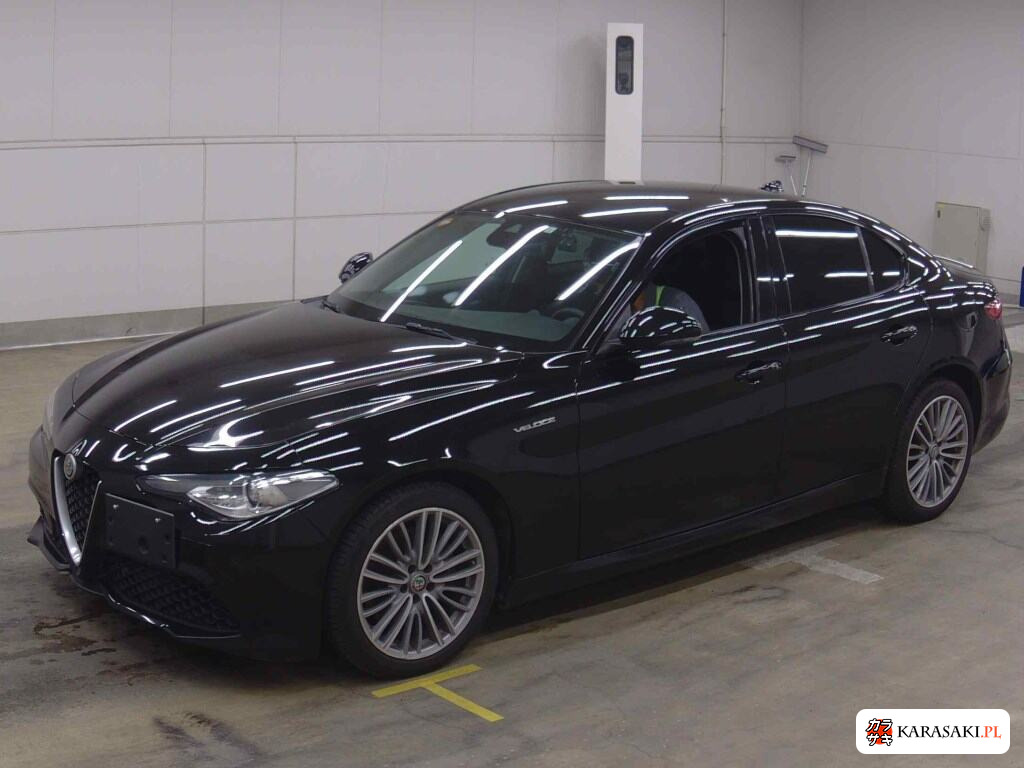 2019 Alfa Romeo Giulia 4D 4WD Veloce 3