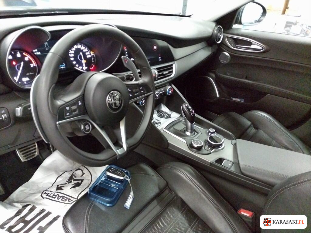 2019 Alfa Romeo Giulia 4D 4WD Veloce 5