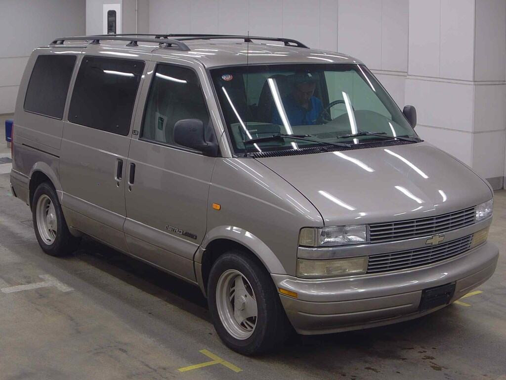 Chevrolet Astro 2002 z aukcji japońskiej