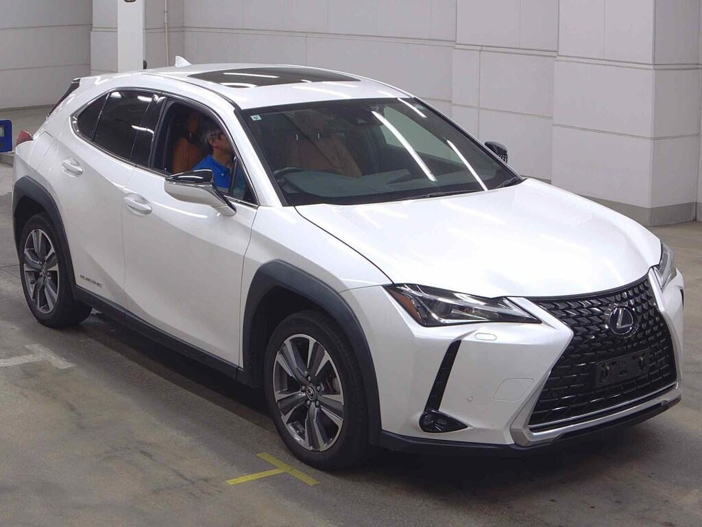 Lexus UX300E 2021 z aukcji japońskiej