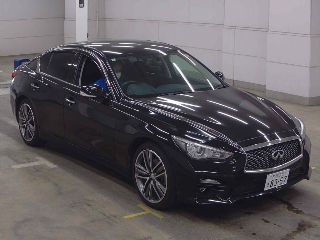 Nissan Skyline 2016 z aukcji japońskiej