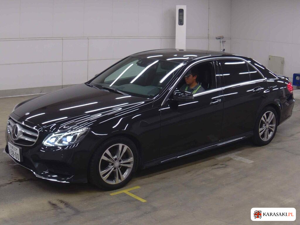 2013 Mercedes-Benz E-Class 4D 4WD E300 4MATIC Avantgarde AMG Sports P 3