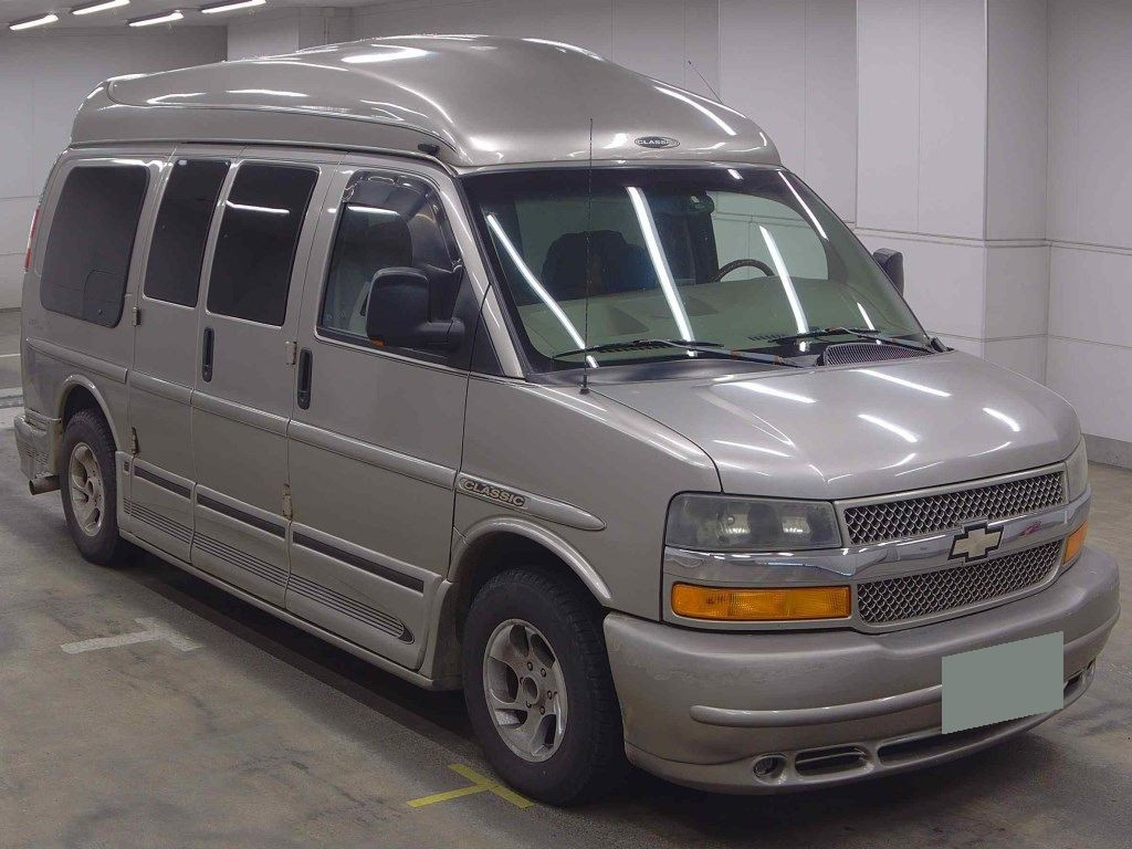 Chevrolet Express 2003 z aukcji japońskiej