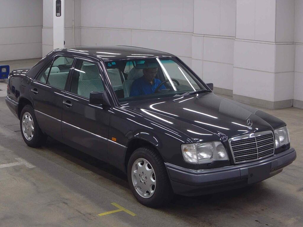 Mercedes-Benz E-Class 1994 z aukcji japońskiej