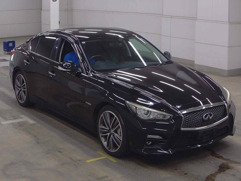 Nissan Skyline 2016 z aukcji japońskiej