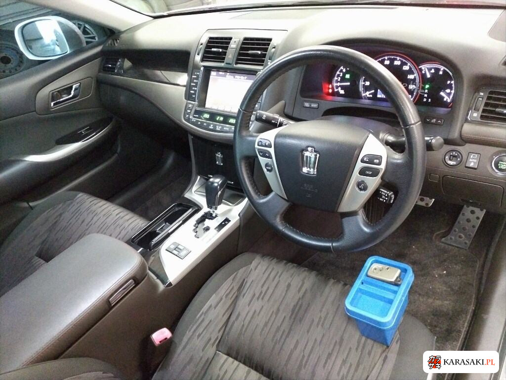 2010 Toyota Crown 4D 4WD Athlete I-Four 5