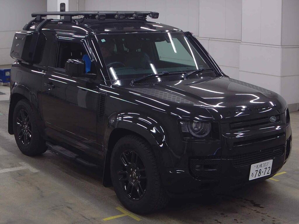 Land Rover Defender 2023 z aukcji japońskiej
