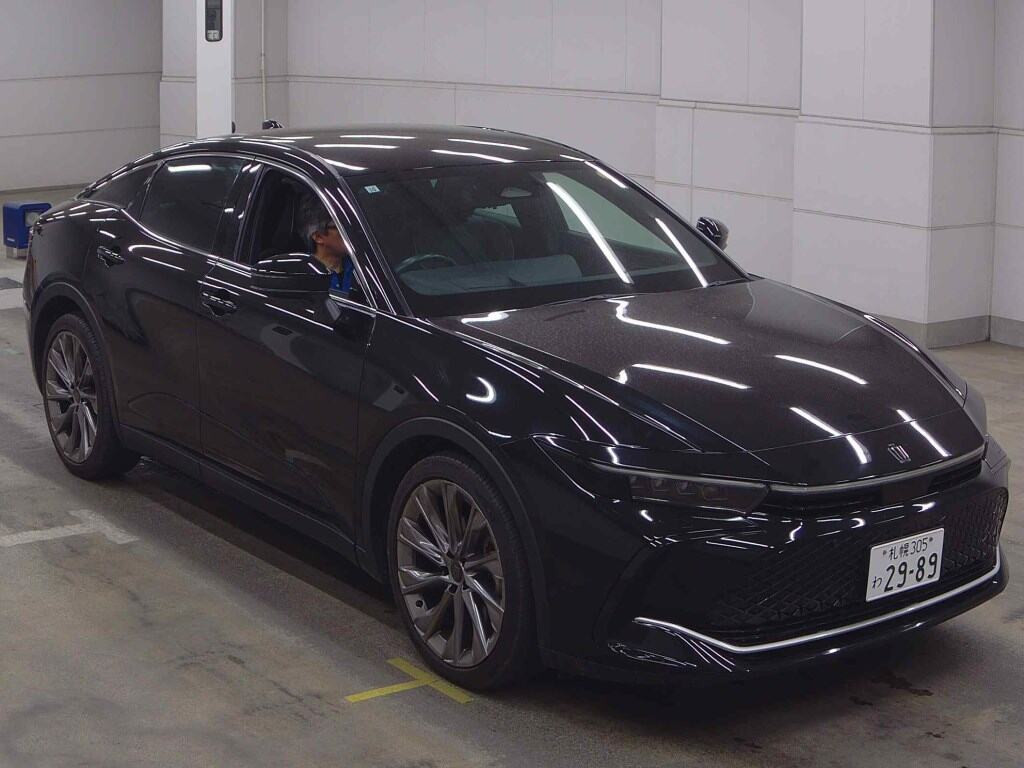 Toyota Crown Crossover 2022 z aukcji japońskiej