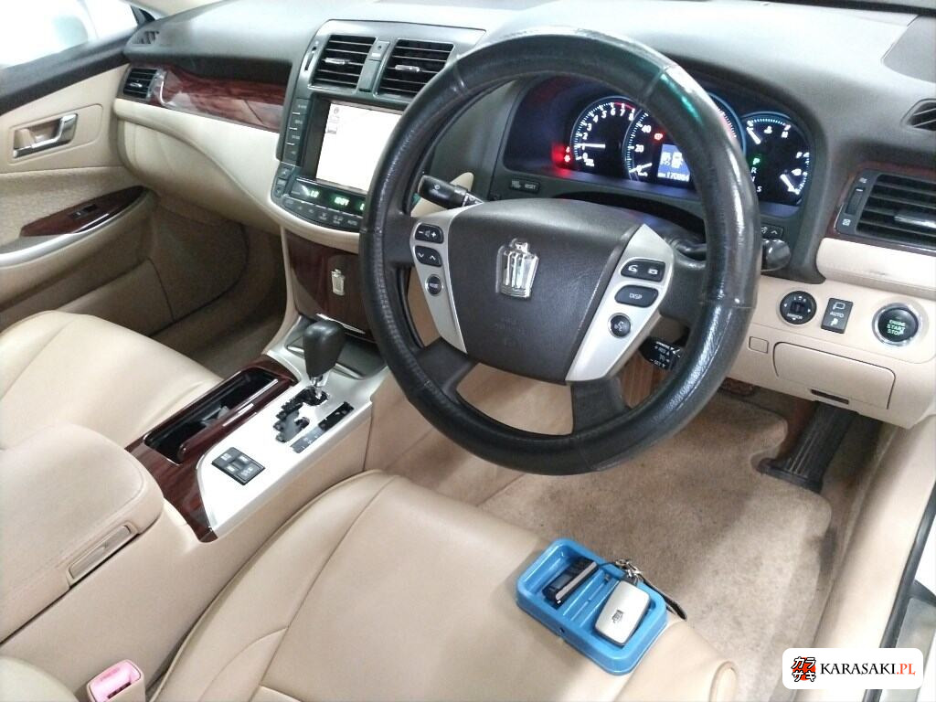 Toyota Crown 2010 z aukcji japońskiej