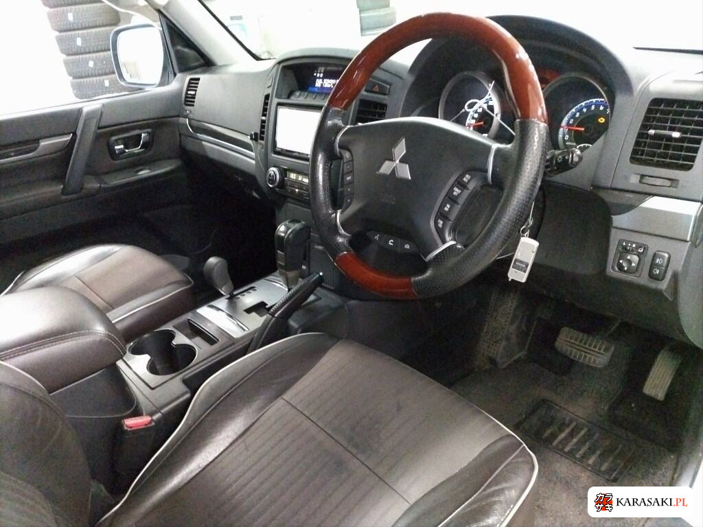Mitsubishi Pajero 2010 z aukcji japońskiej