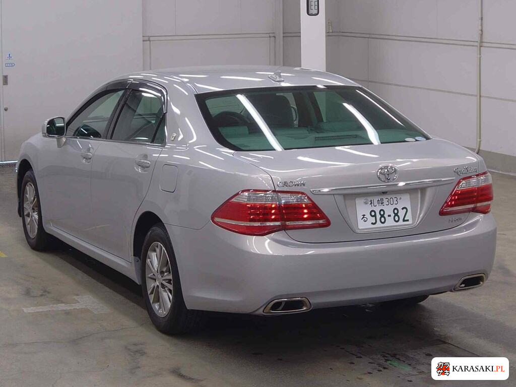 Toyota Crown 2010 z aukcji japońskiej