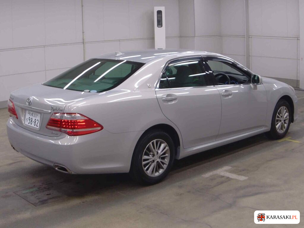 Toyota Crown 2010 z aukcji japońskiej