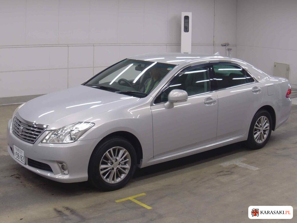 Toyota Crown 2010 z aukcji japońskiej