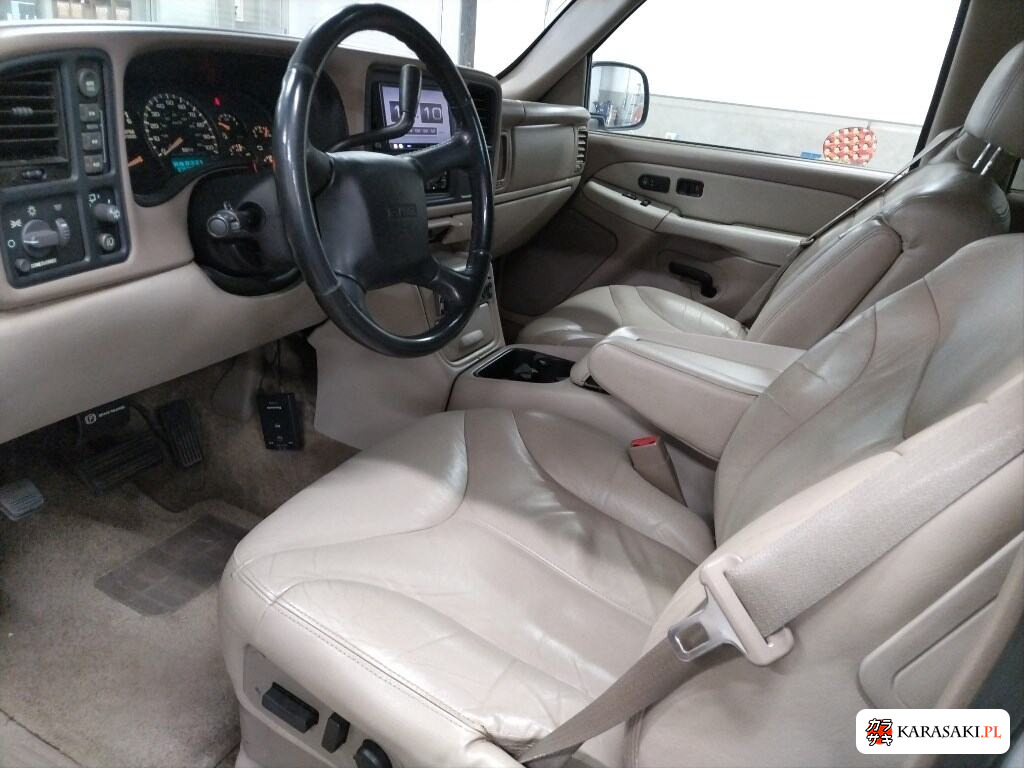 2005 GMC Yukon 5D 4WD 5