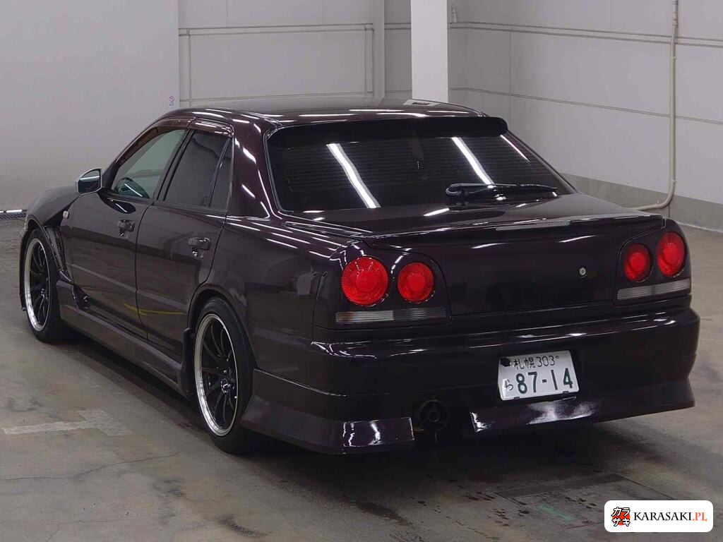 Nissan Skyline 2000 z aukcji japońskiej