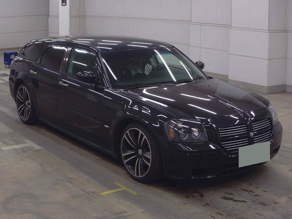 Dodge Magnum 2006 z aukcji japońskiej