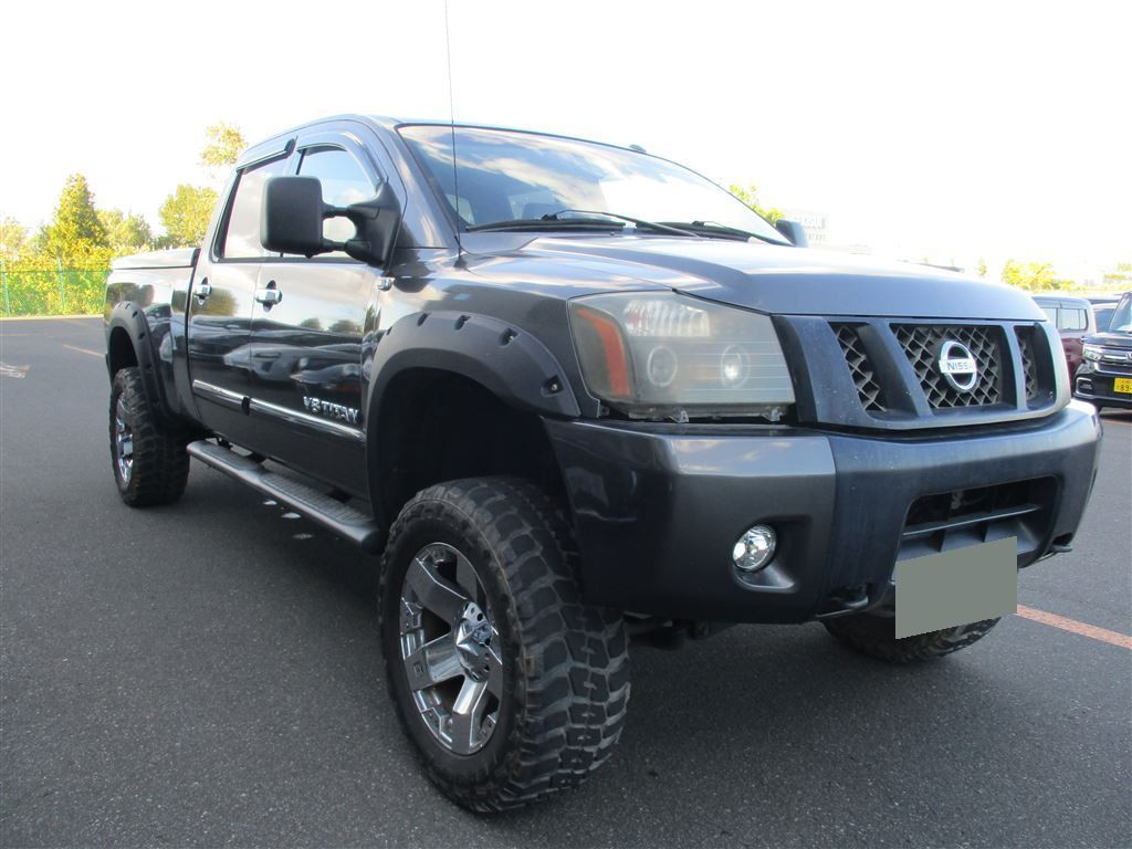America Nissan Titan 2013 z aukcji japońskiej