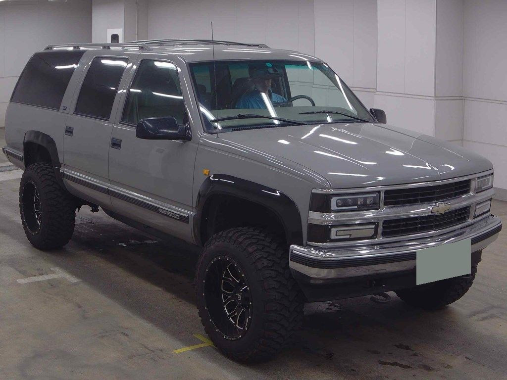 GMC Suburban 2001 z aukcji japońskiej