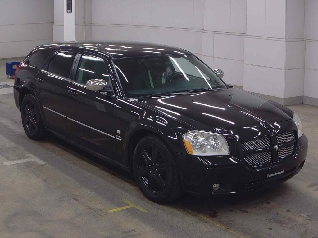 Dodge Magnum 2005 z aukcji japońskiej