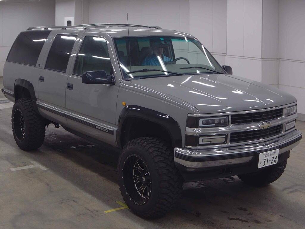 GMC Suburban 2001 z aukcji japońskiej