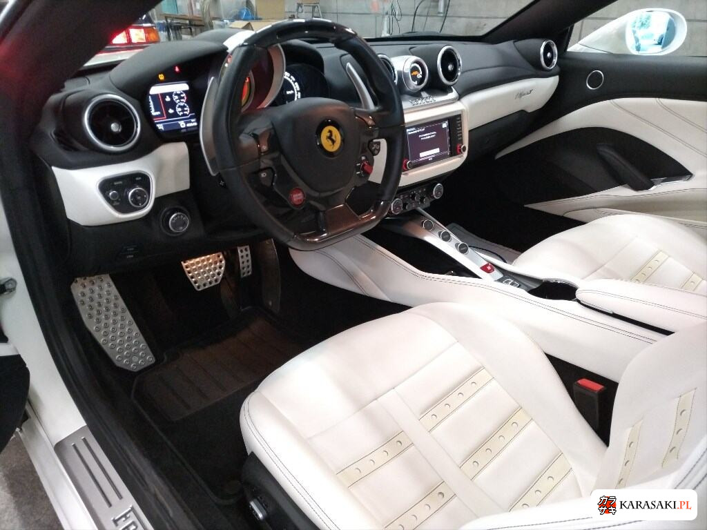 2017 Ferrari California T Base Grade 5