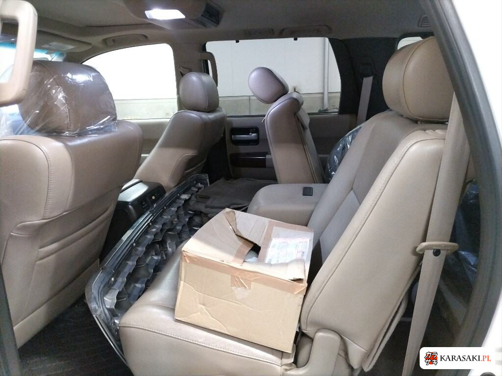 2015 America Toyota Sequoia 5D 4WD Platinum 6