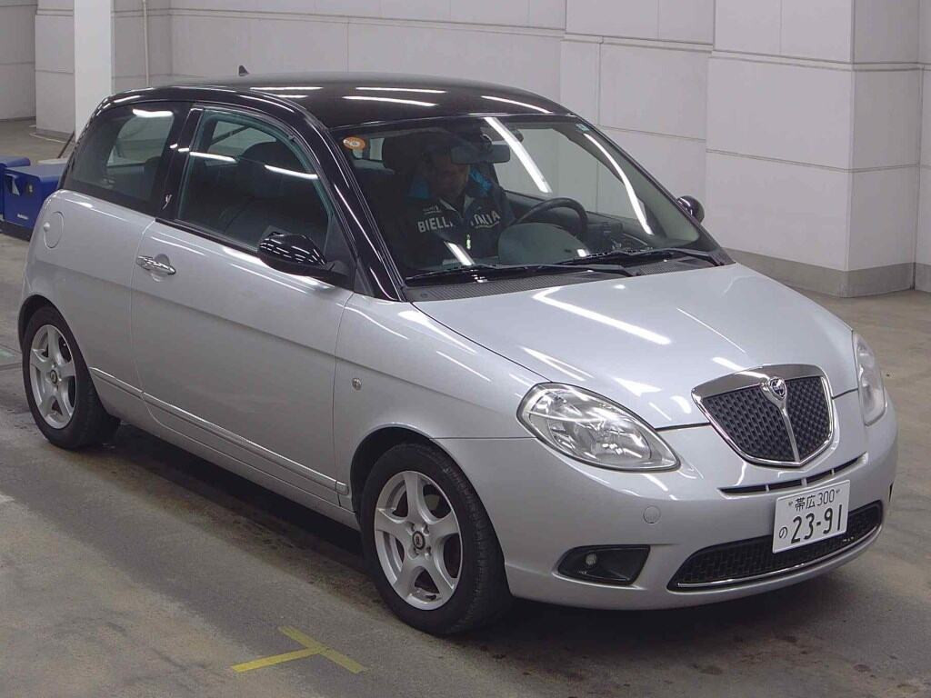 Lancia Ypsilon 2008 z aukcji japońskiej