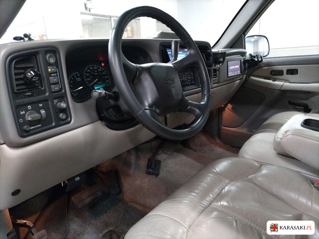 2002 Chevrolet Suburban LT 5