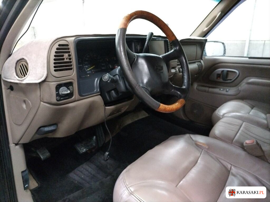 2005 Chevrolet Suburban 4WD LT 5