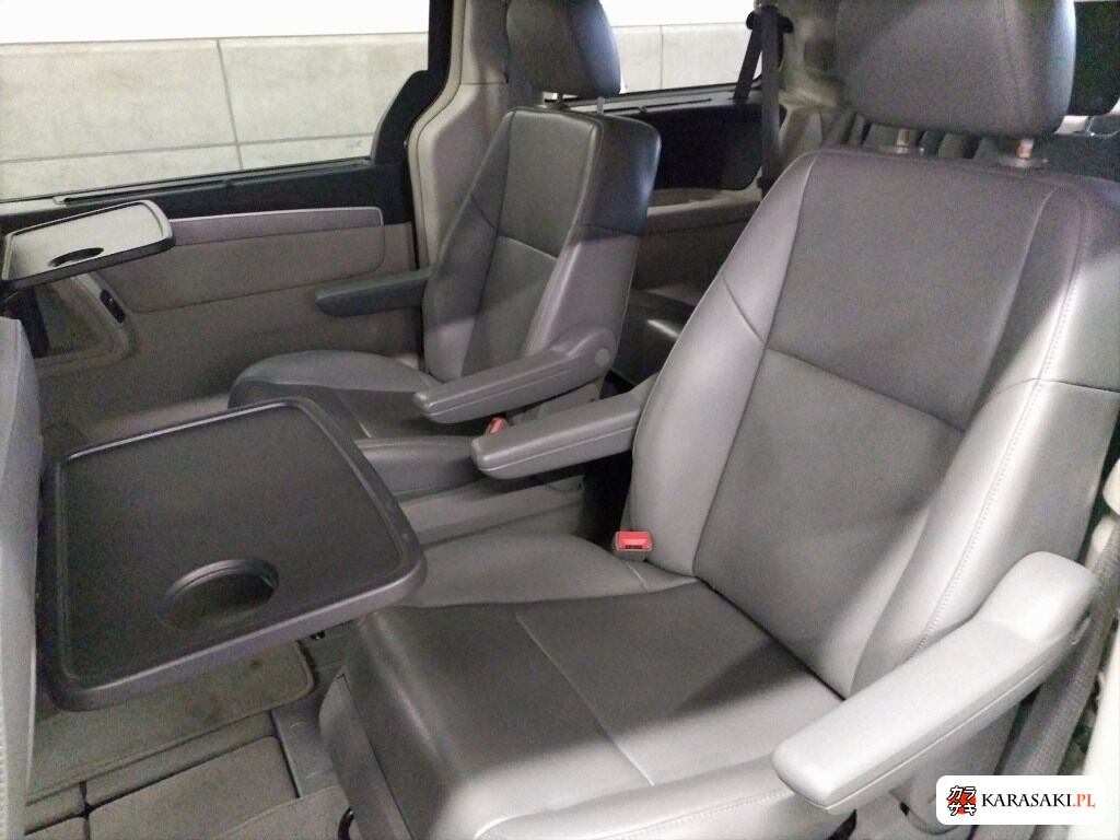 2012 Volkswagen Routan Se 6