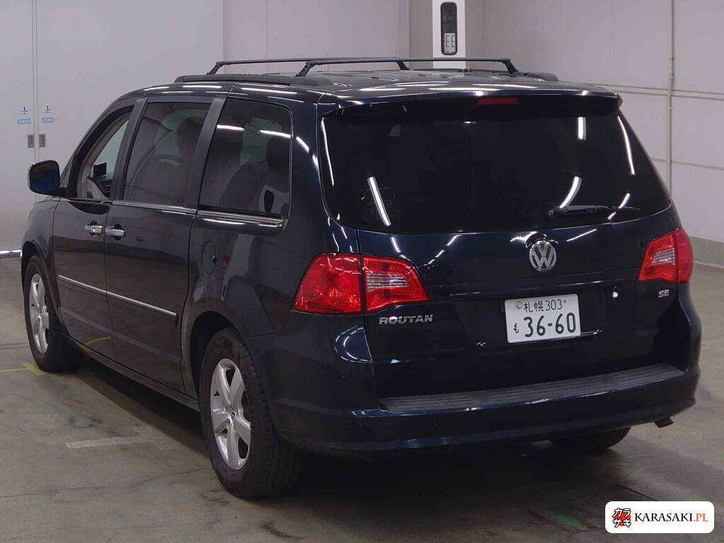 2012 Volkswagen Routan Se 2