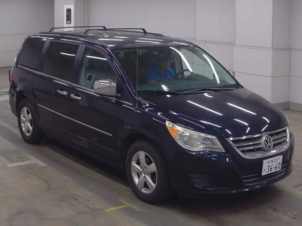 Volkswagen Routan 2012 z aukcji japońskiej