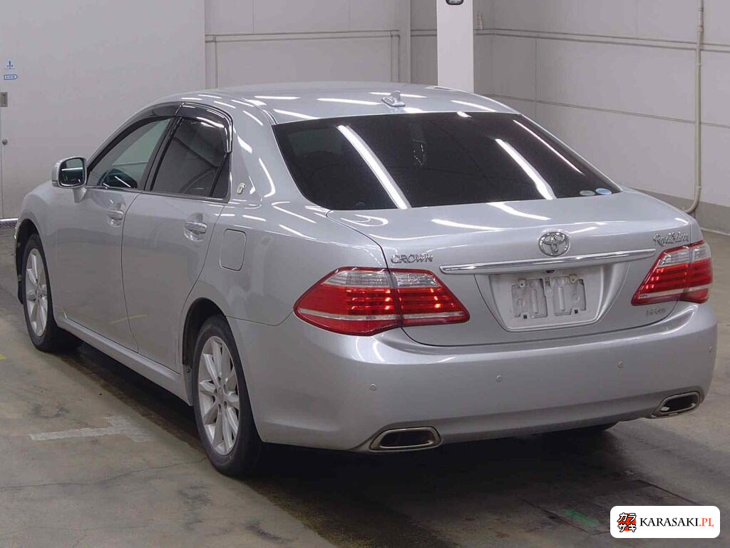 Toyota Crown 2011 z aukcji japońskiej