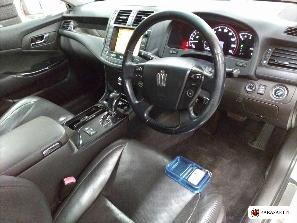 Toyota Crown 2009 z aukcji japońskiej