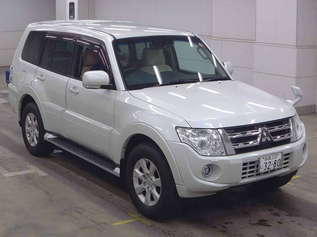 Mitsubishi Pajero 2013 from a Japanese auction