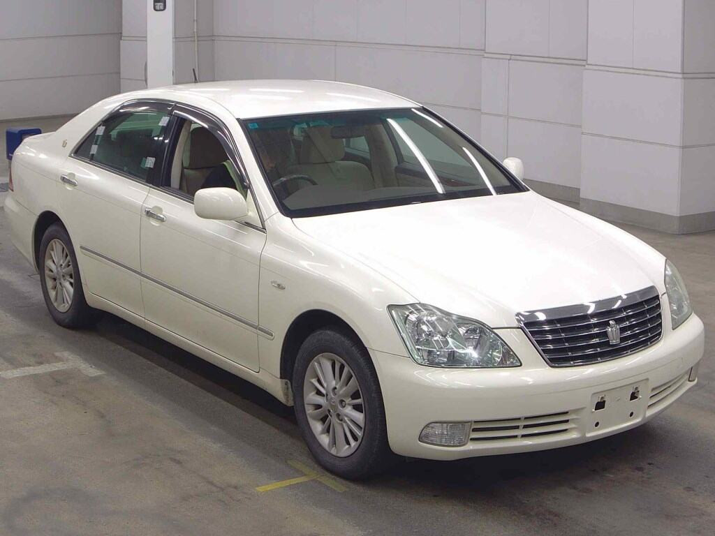 Toyota Crown 2005 z aukcji japońskiej