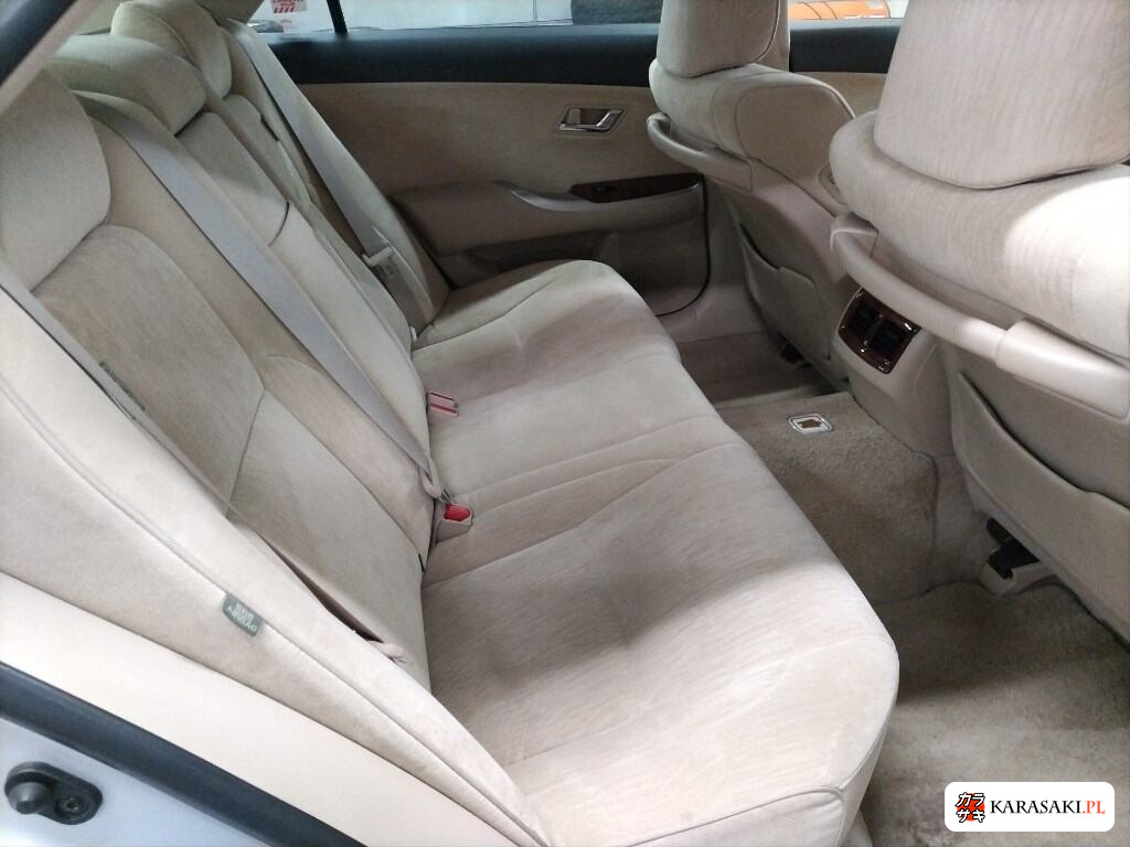 2012 Toyota Crown 4D 4WD 2.5 Royal Saloon I-Four Premium Edition 6