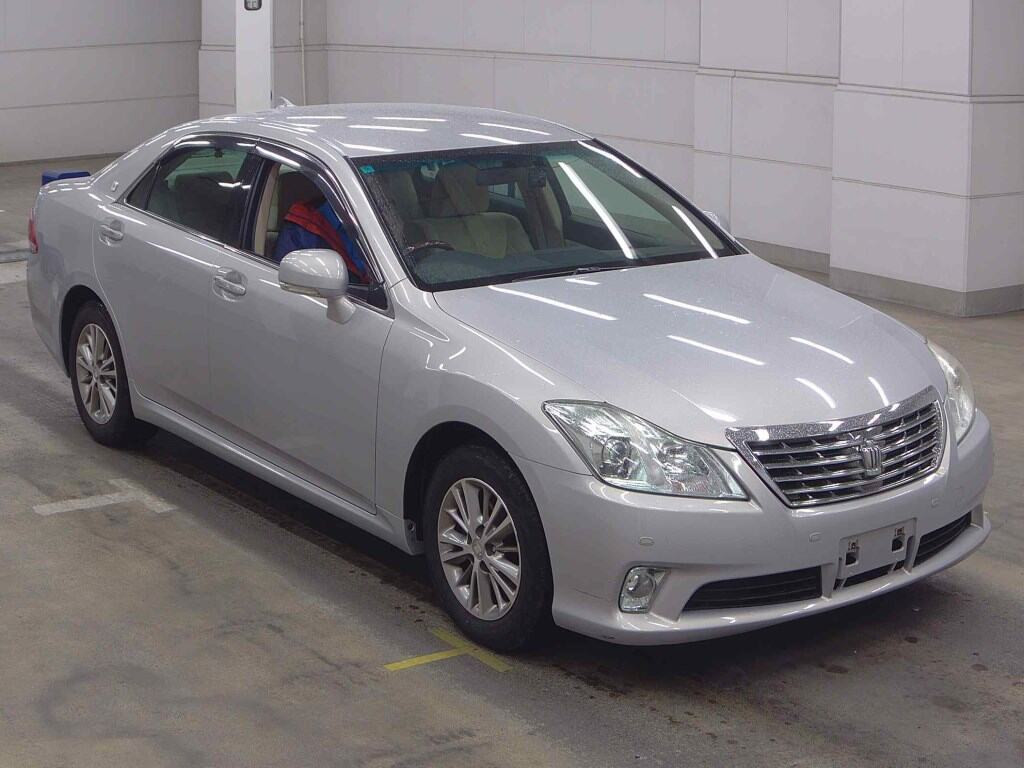 Toyota Crown 2012 z aukcji japońskiej