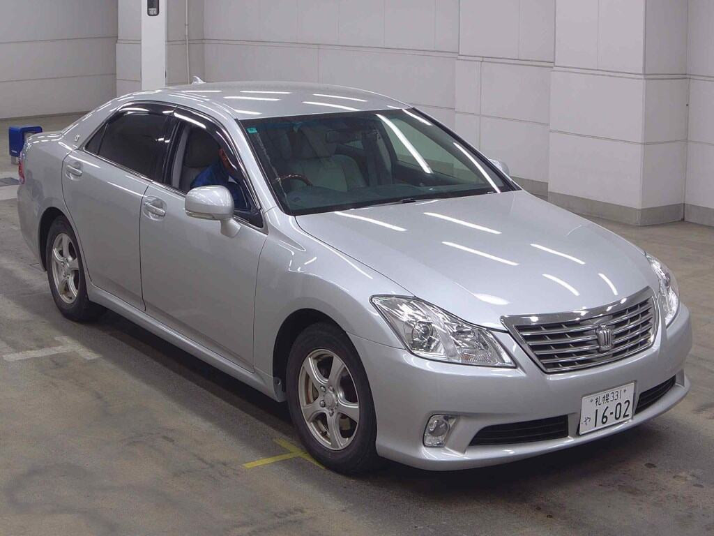 Toyota Crown 2012 z aukcji japońskiej