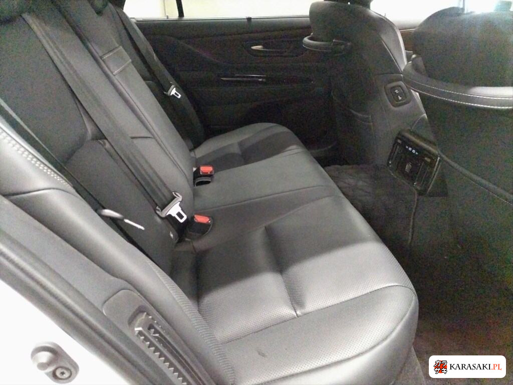 2024 Toyota Crown 4D Z(hev) 6