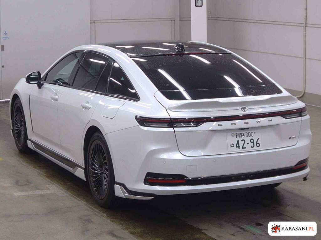 2024 Toyota Crown 4D Z(hev) 2