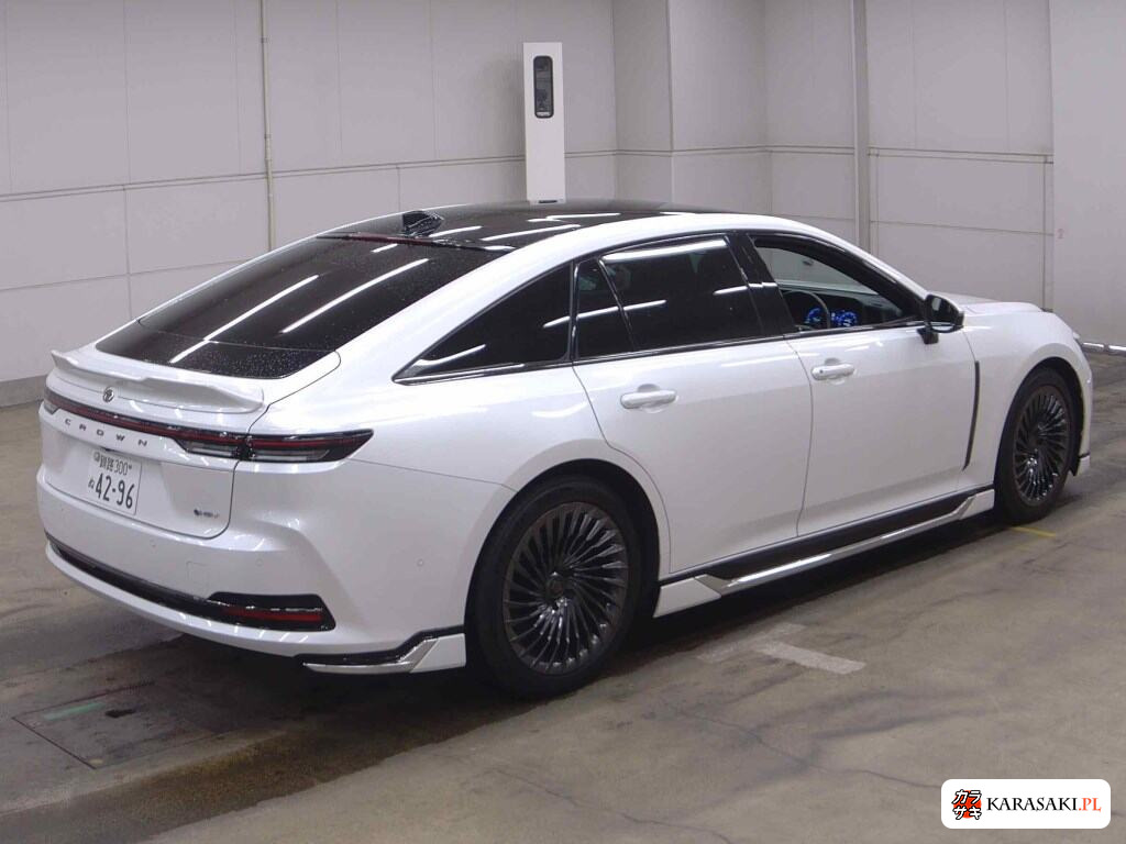 2024 Toyota Crown 4D Z(hev) 4