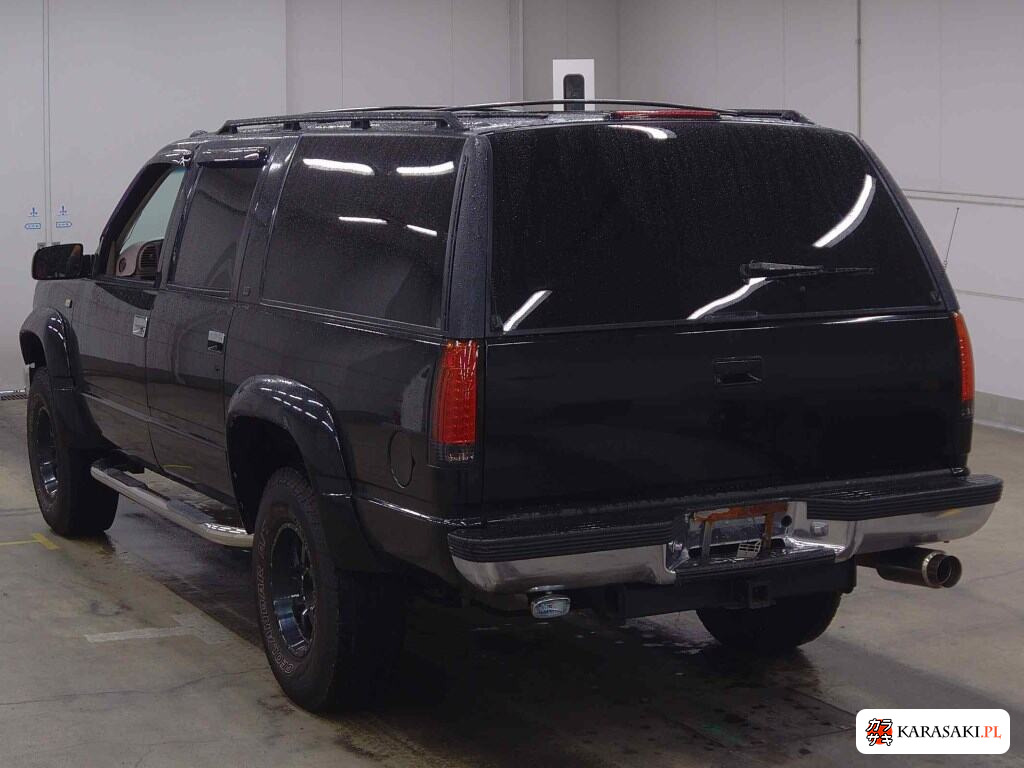 2005 Chevrolet Suburban 4WD LT 2