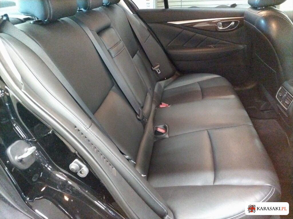 Nissan Skyline 2014 з японського аукціону