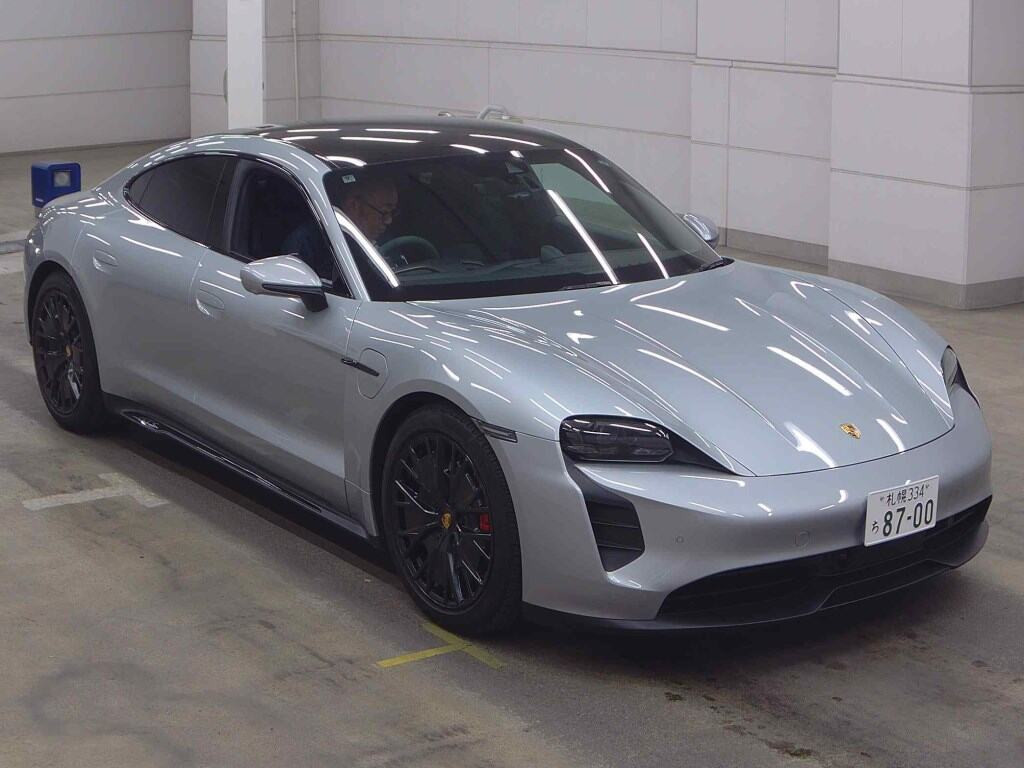 Porsche Taycan 2024 z aukcji japońskiej
