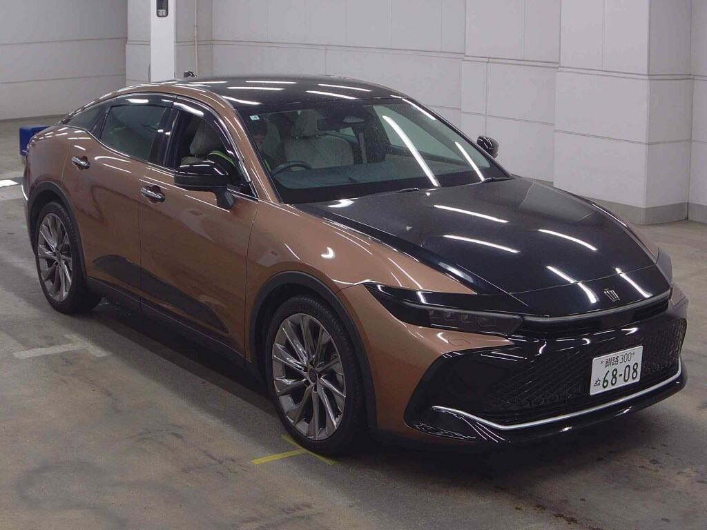 Toyota Crown Crossover 2023 z aukcji japońskiej