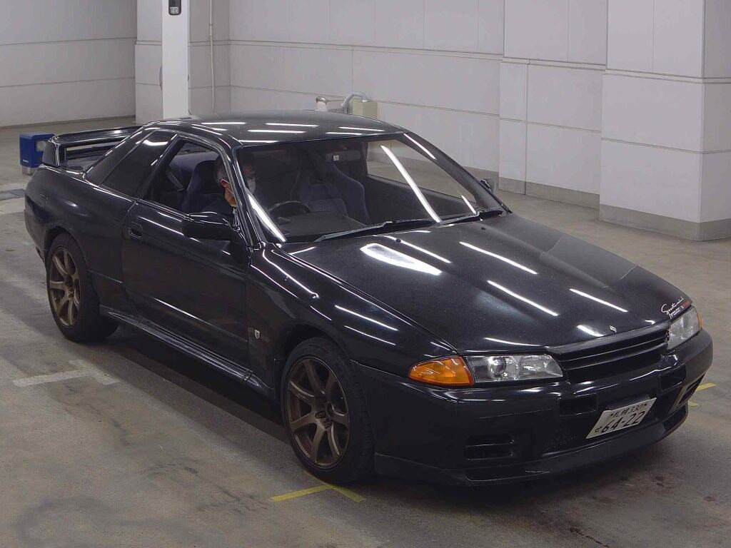 Nissan Skyline 1992 z aukcji japońskiej